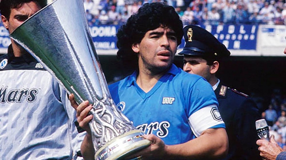 Diego Maradona trong màu áo Napoli