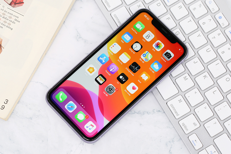 Iphone 11 trang bị màn hình IPS LCD với thiết kế tai thỏ hiện đại