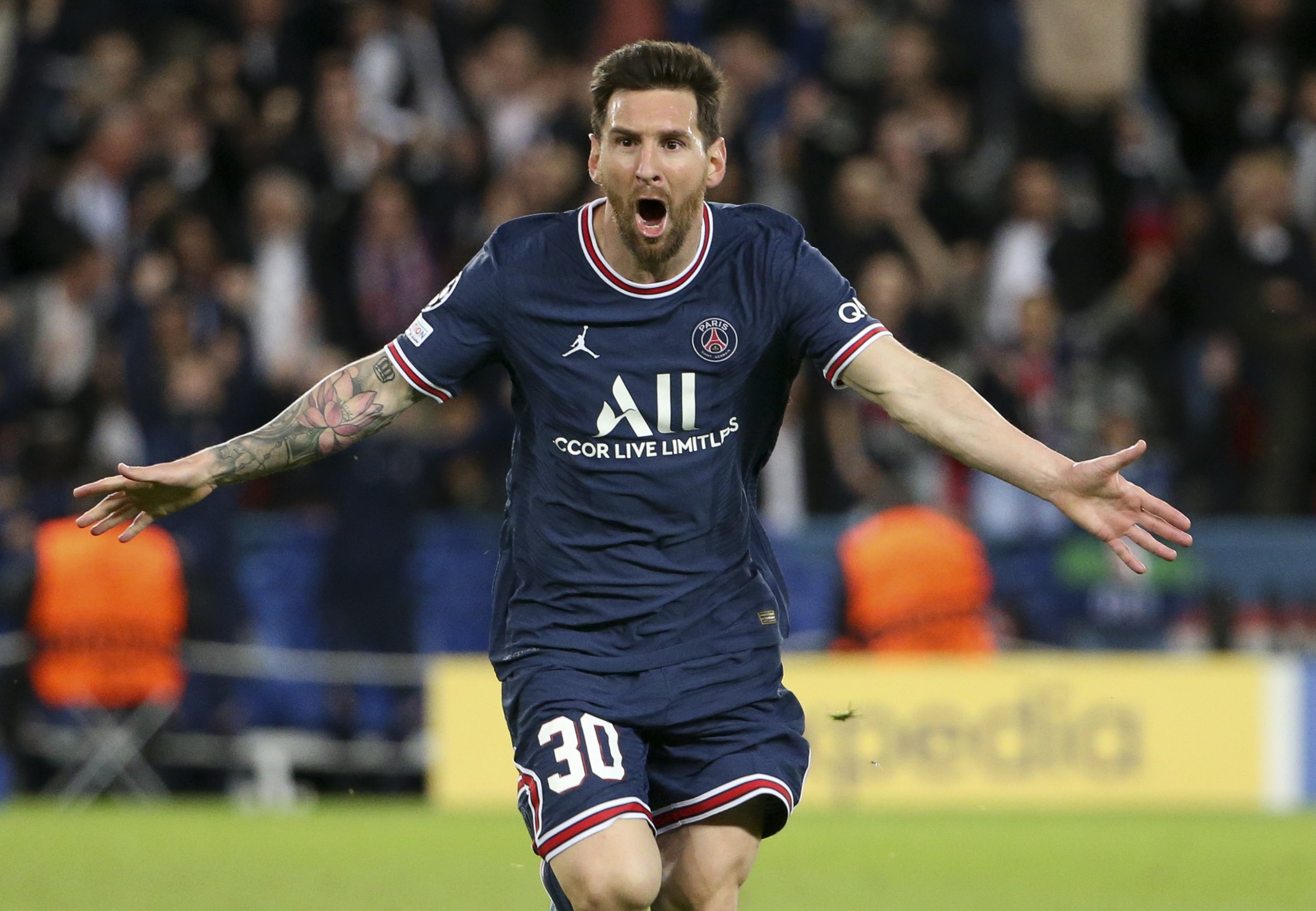 Messi Thi Đấu Màu Áo PSG