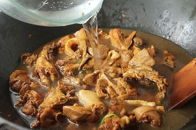 vịt -kho măng khô