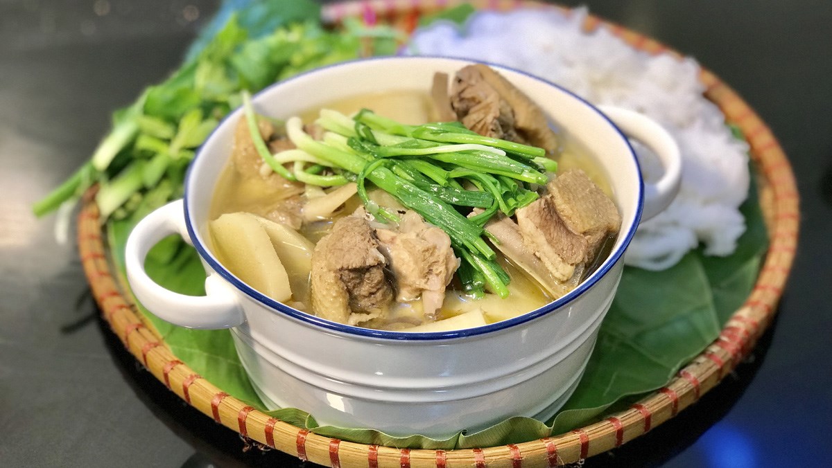 Vịt nấu măng tươi 